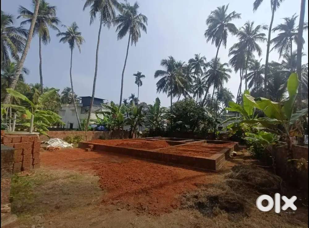 ചുട്ടു മതിലും താരയുമുള്ള സ്ഥലം വില്പനക്ക്