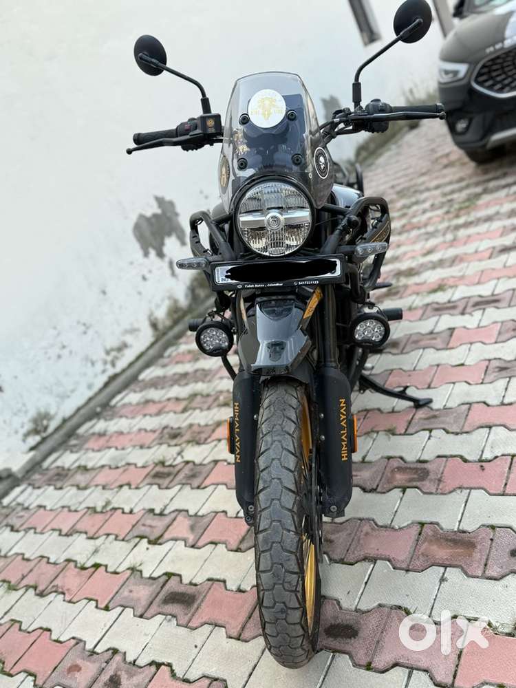 Himalayan 450 black top model