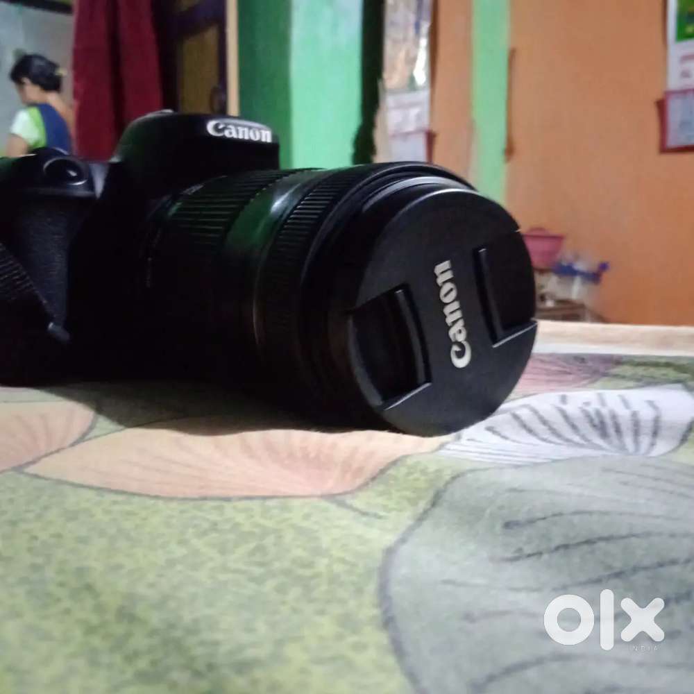 Canon 200d camera 2 lens back charger good condition