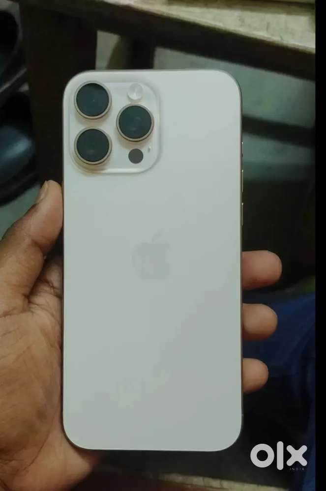 iPhone 16pro Max 256gb super mint condition 8 month old 95 % battery