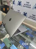 APPLE MACBOOK PRO 2018 TOUCH BAR