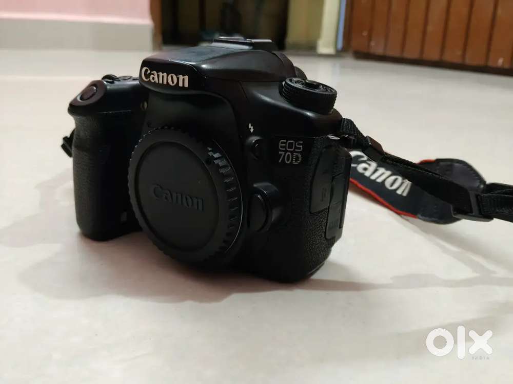 Canon EOS 70D DSLR + Lens + Flash + 32GB Card – Full Kit – ₹30,000