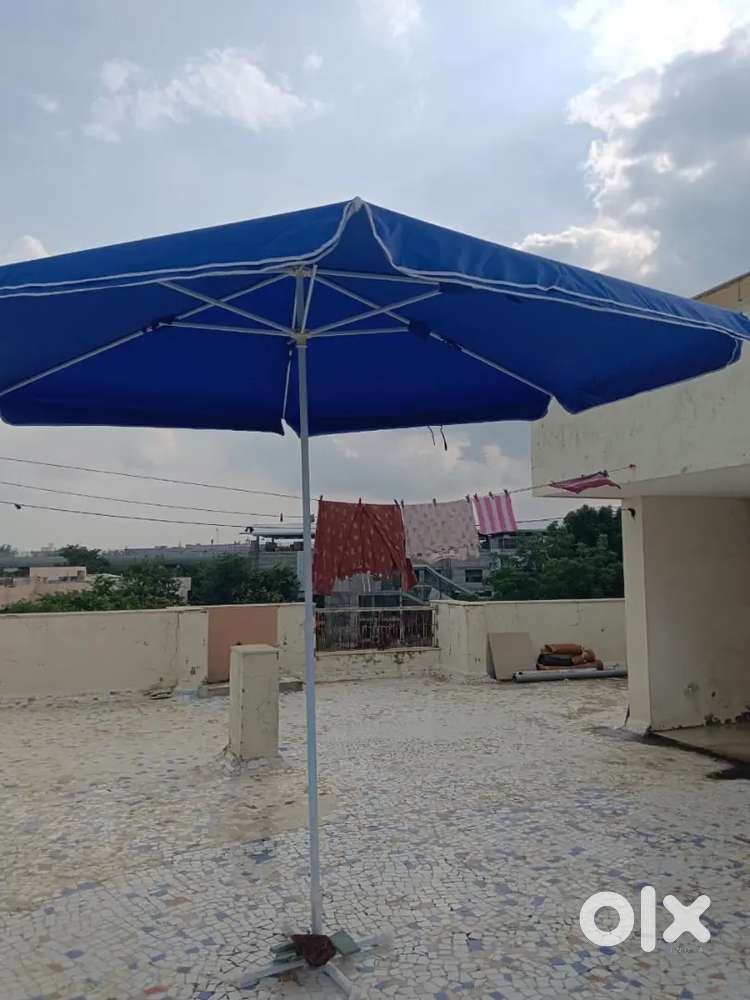 Jumbo Umbrella – Strong & Stylish All Weather Protection blue colour