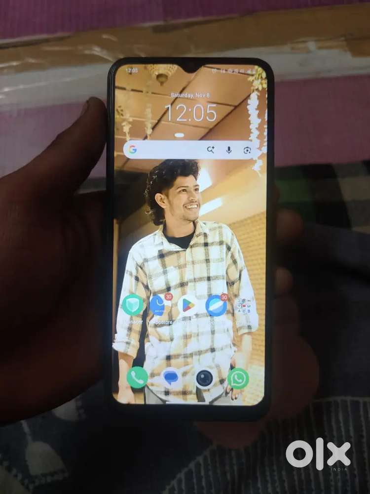 Vivo y28 5g 6 128  combo change 18 mahine old