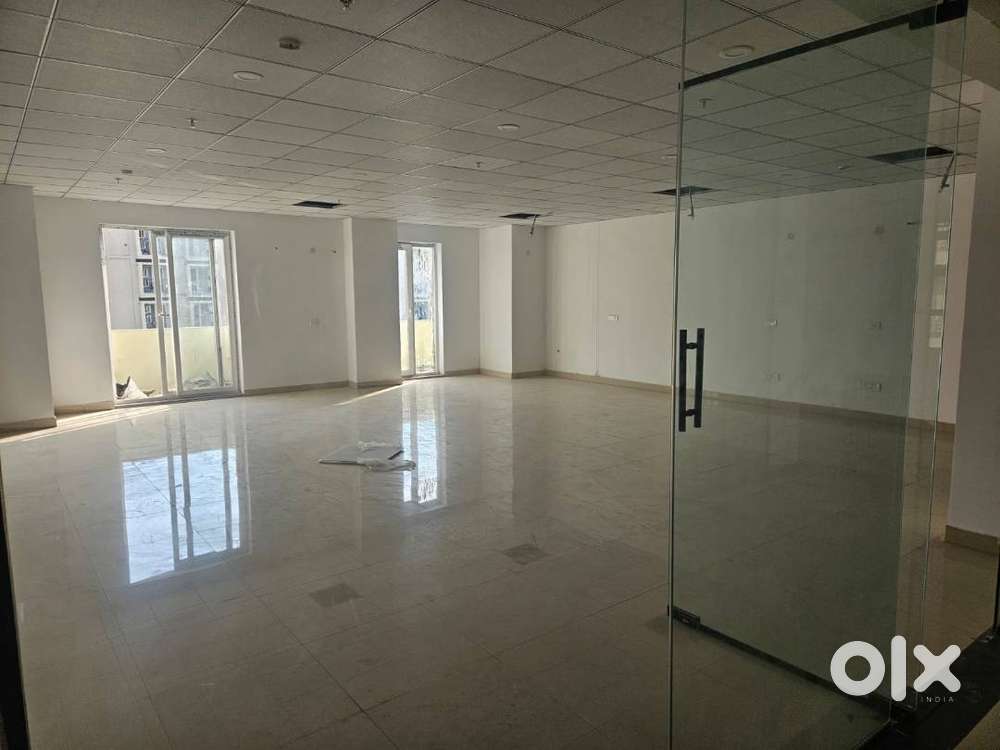 SEMI FURNISHED OFFICE ON VIP ROAD ZI frrRAKPUR