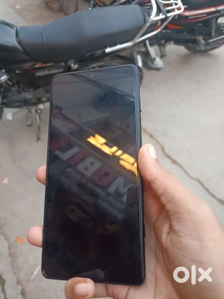 Poco f3gt 5g hai /8 gb ram 128 storeg /120 fps