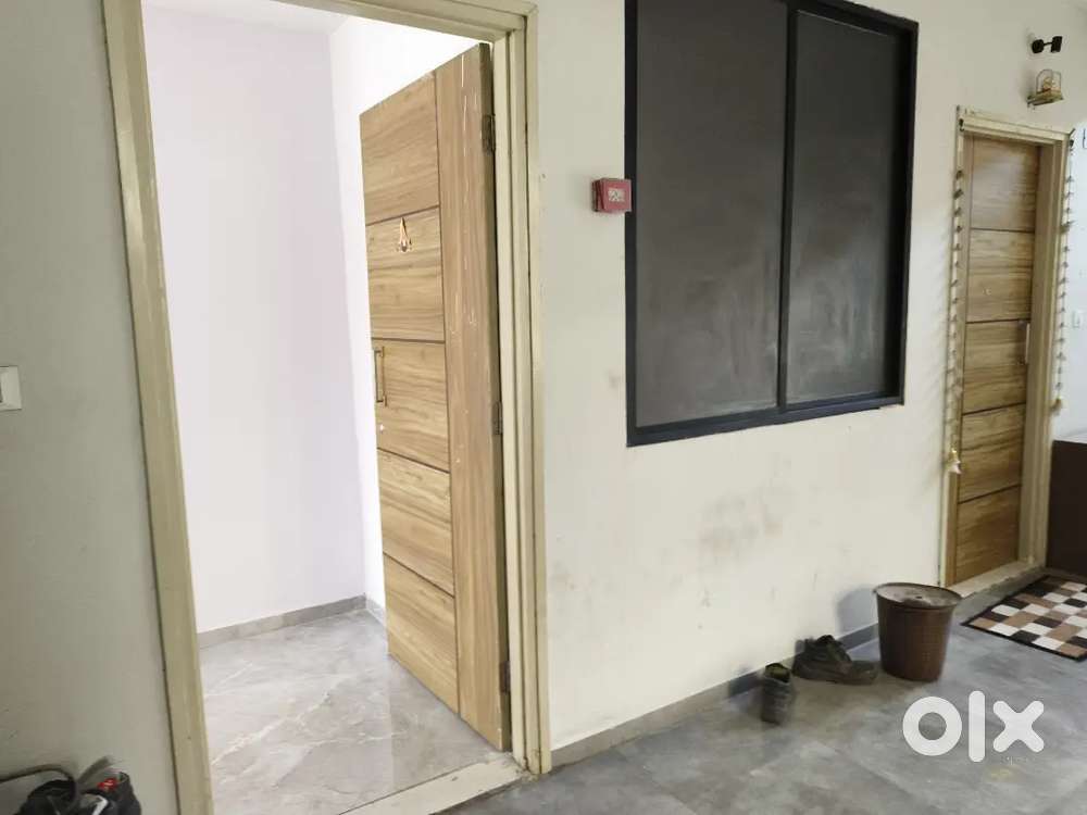 Rady To Move 1 BHK flat fit Running Rent 11000