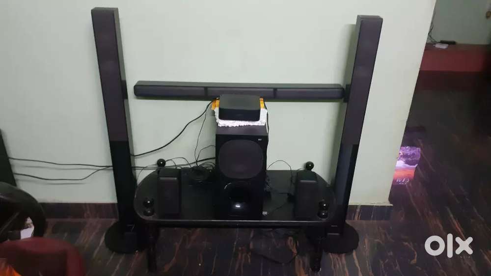 Sony  s40r soundbar and extra sony 2 tower speaker s