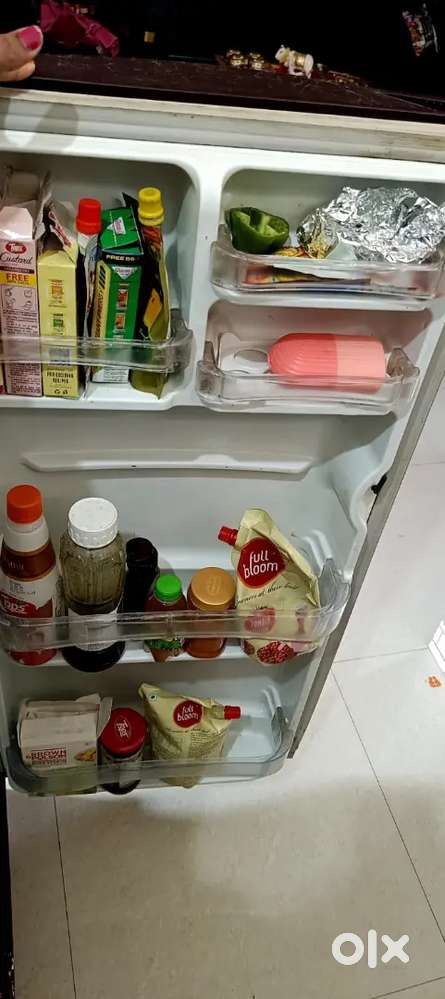 Old LG 180 L fridge for sell in good condition and working