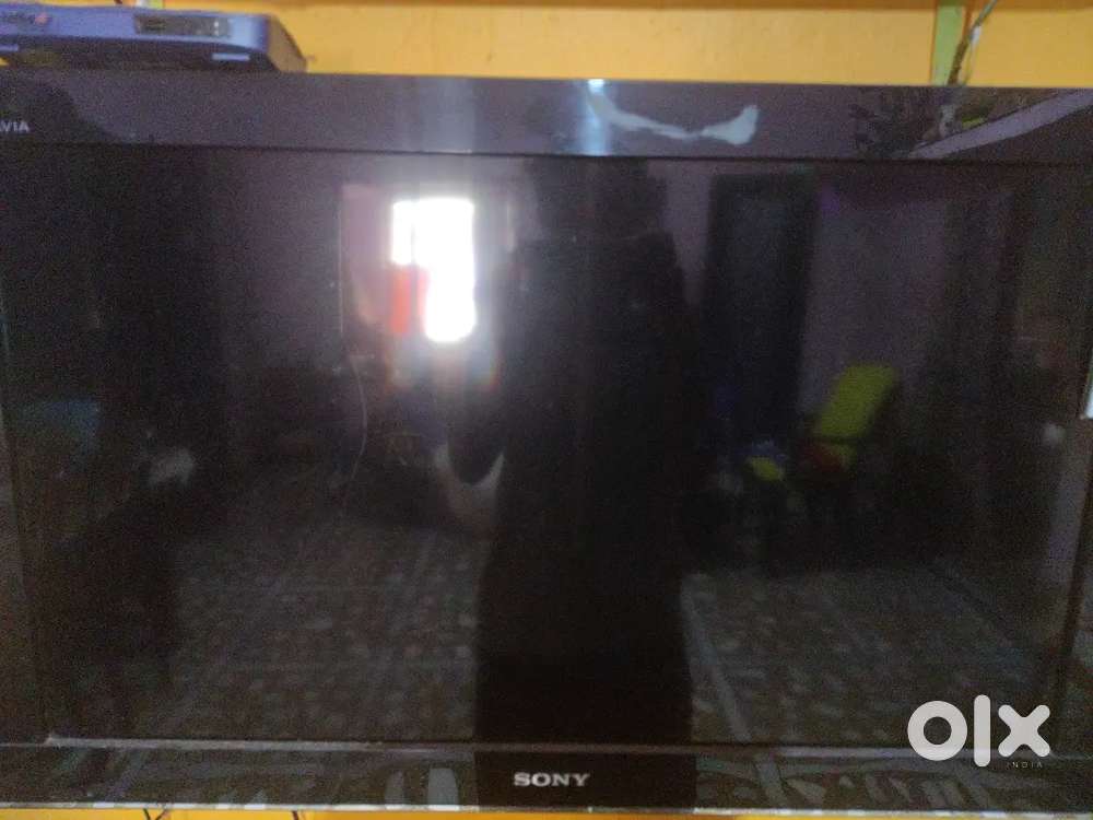 Sony TV, 3yers old Television and 35 inch