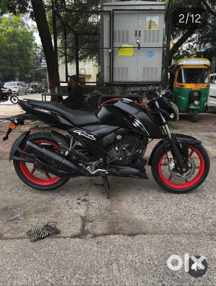 Black and red colour 160rtr 4v