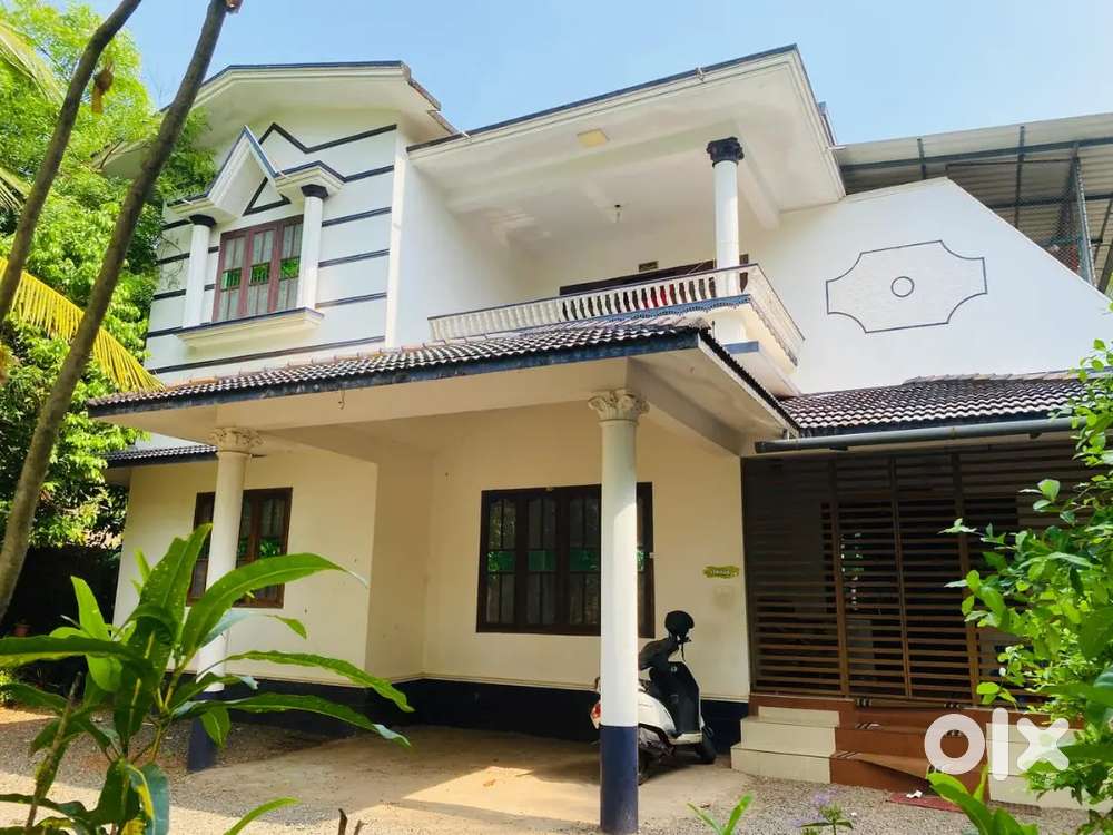 SEMI FURNISHED HOUSE UPSTAIR FOR RENT @ KANNUR TOWN