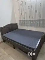 Queen Size Bed with Aircell mattress (5ft×6ft)