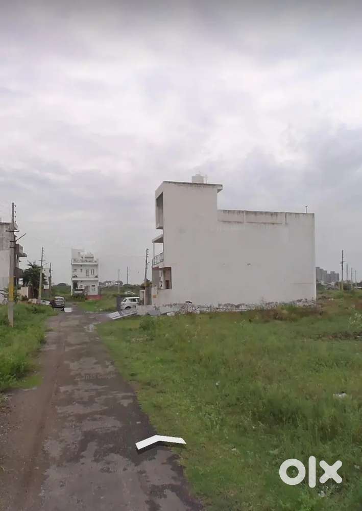 West face 4 marla plot 108 gaj in sector 32