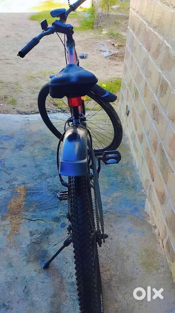 In good condition like new , m selling only space and have not time