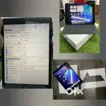 Like new iPad 7 32gb Wi-Fi running current ios 18.3 with Smart Keyboar