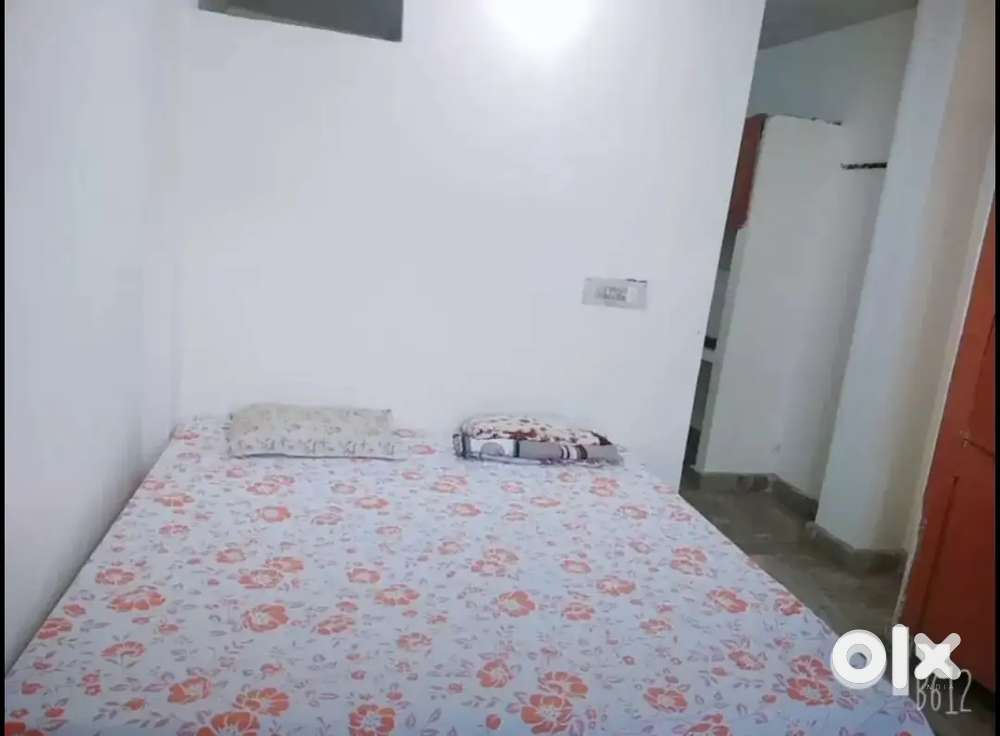 2 Room flat with balcony (RDC 3km) furnished