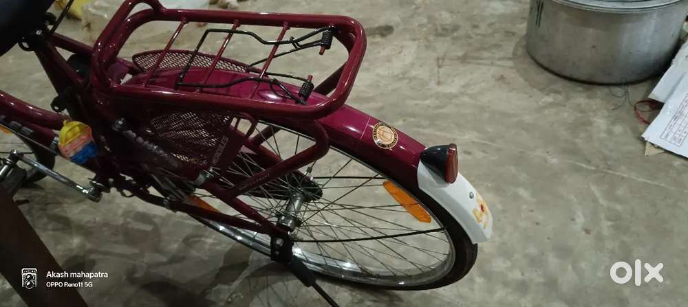Girl cycle