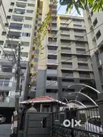 3 BHK NH FRONTAGE FLAT FAMILY EDAPALLY 5 MANA LIFT GAS BALCONIES