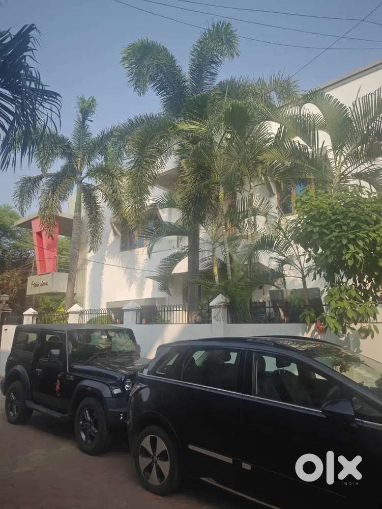 Lavish bunglow in a gated society with garden in jaripatka kushi nagar