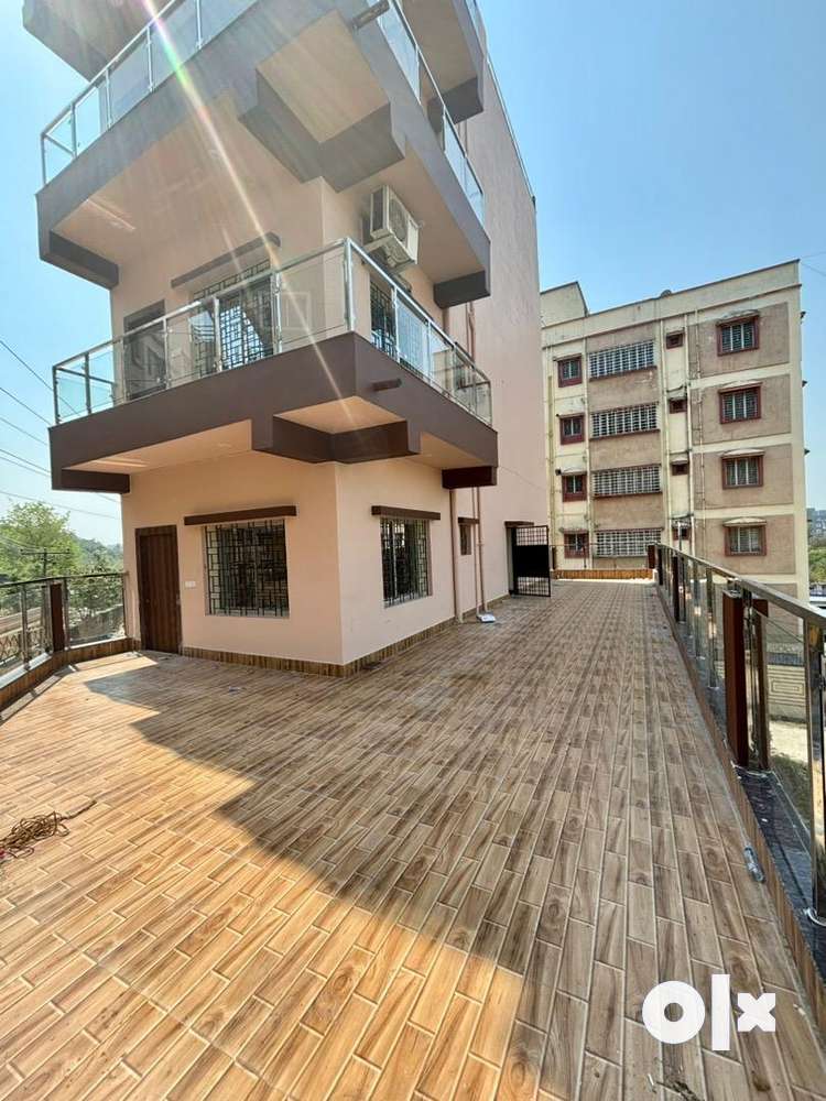Airy, spacious, Beautiful Flat with large terrace.