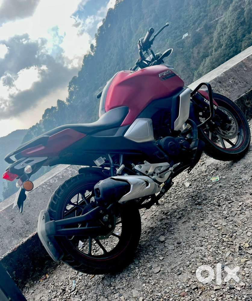Urgent sale YAMAHA FZS V3 2021 November model-moving on abord