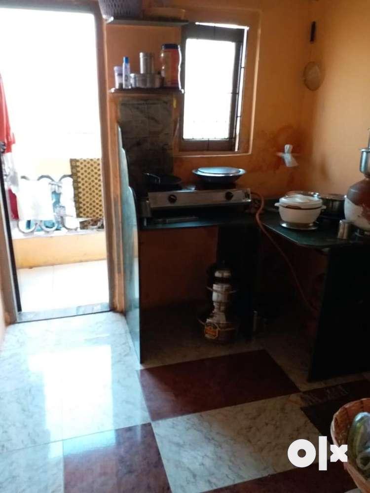 1 room kitchen with toilet batheoom sell urgent. Taapi darshan soc