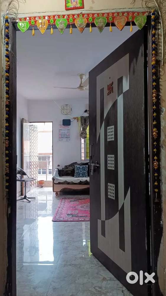 2 BHK FLAT IN ANILSURPATH KADMA ULIYAN. JUSCO ELECTRICITY AND WATER.