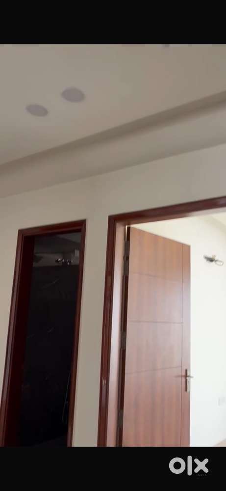 Best appartments in sec 33 , fully independent only family