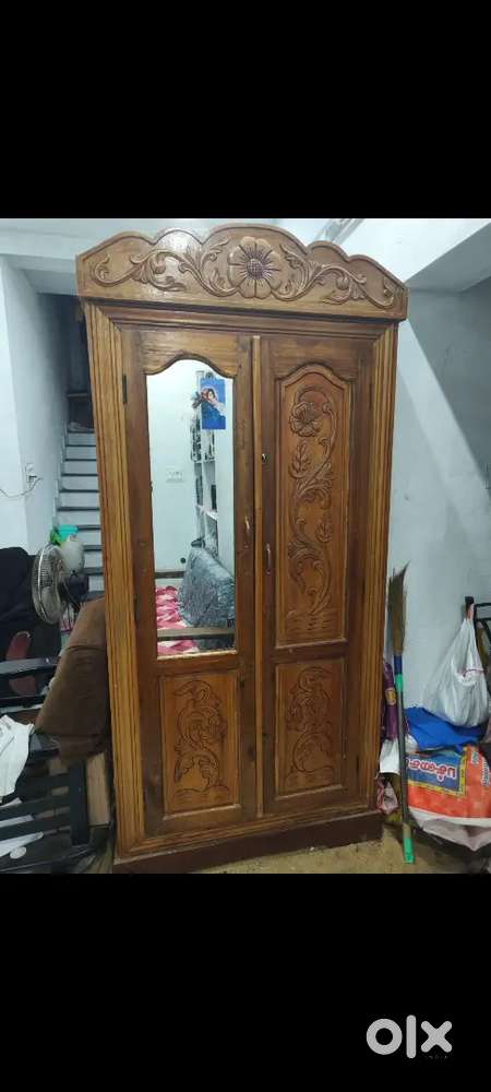 தேக்கு மர பீரோ விற்பனைக்குஸ
