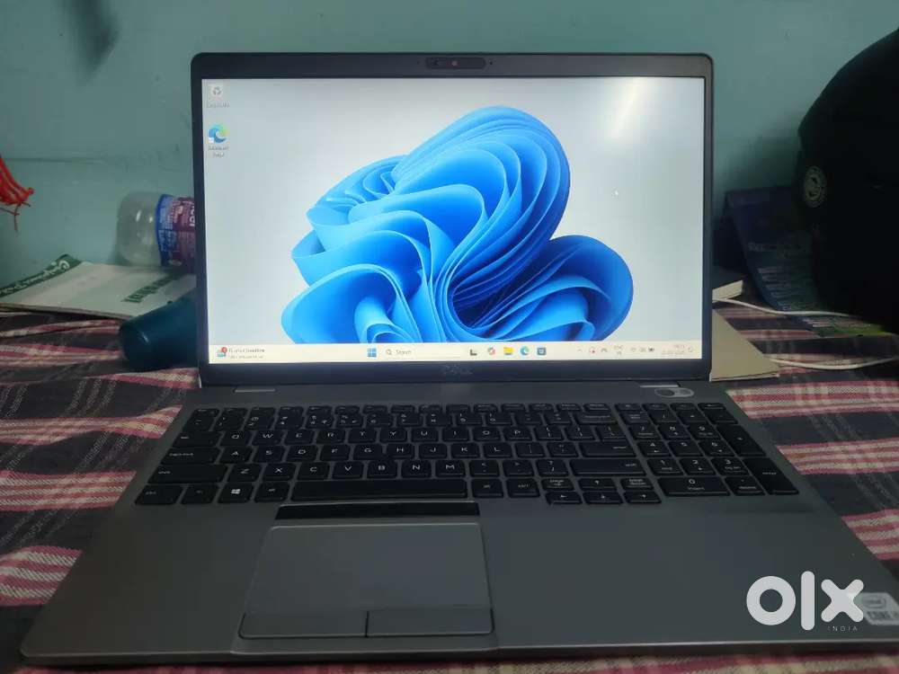 Dell latitude 7390 Intel I5 8th Gen 8GB 256GB SSD