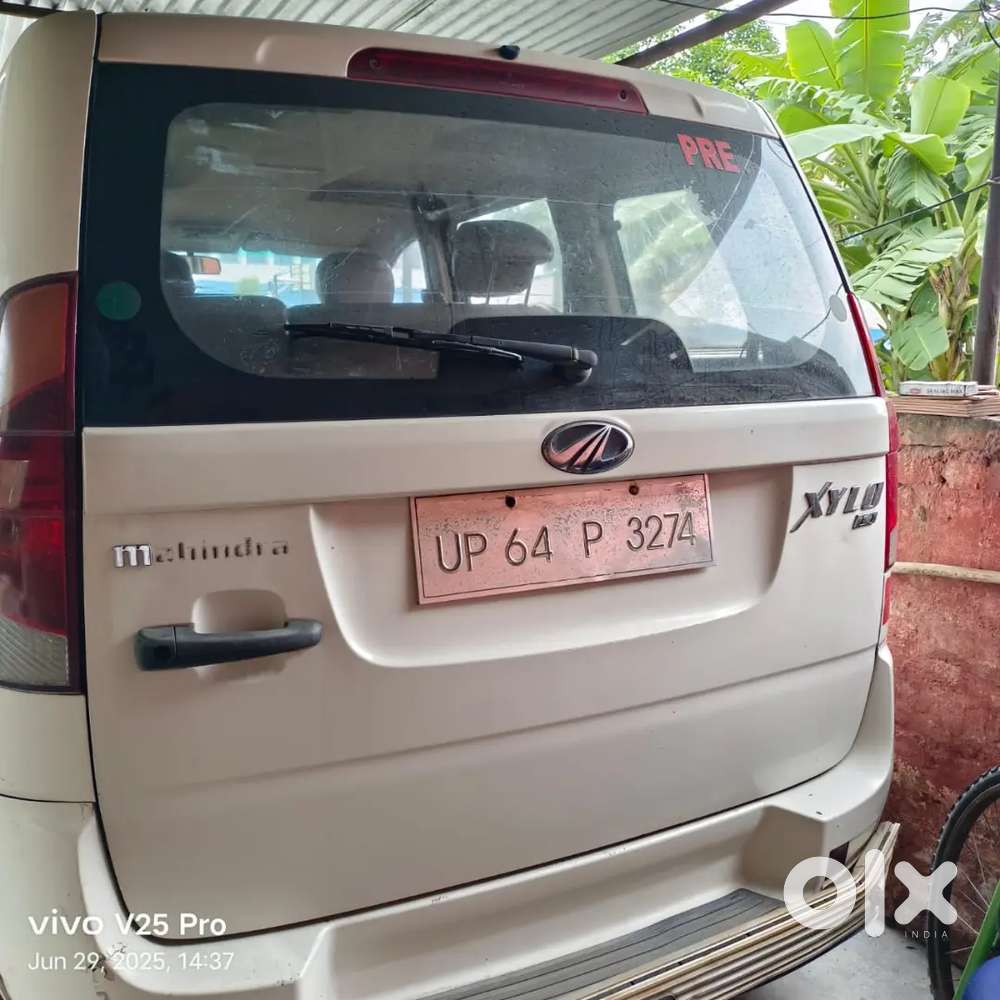 Mahindra Xylo 2011