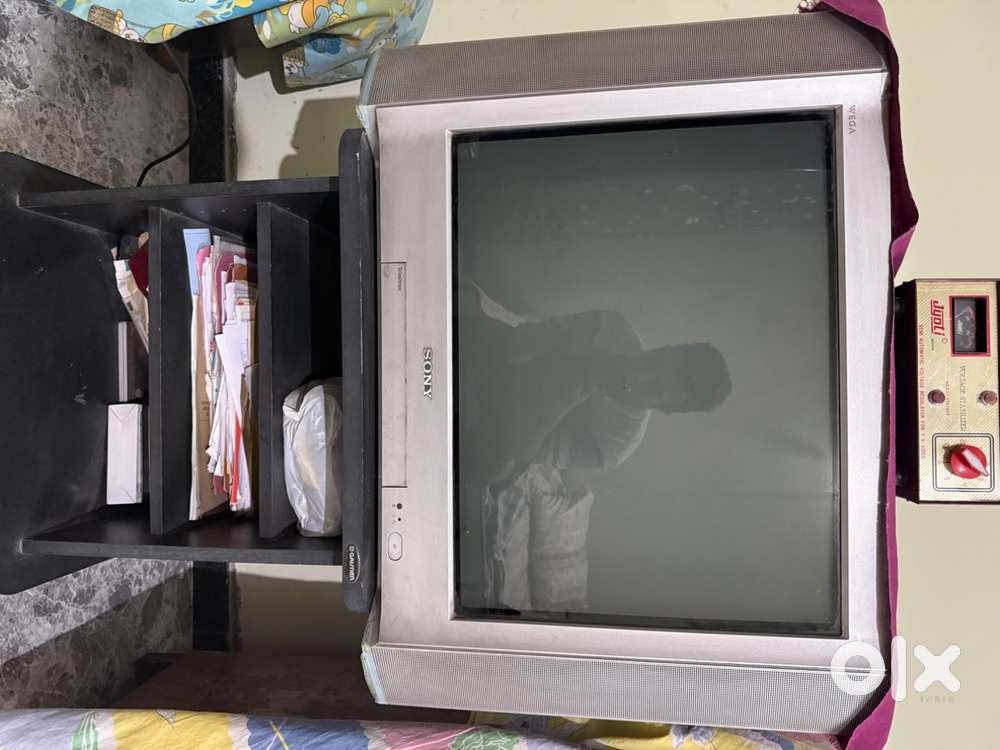 SONY 42inch COLOR TV with Stand