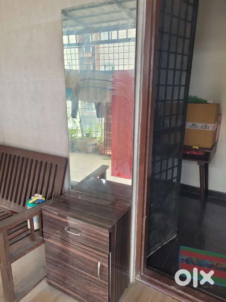 DressingTable with Sofa