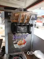 Ice cream machine,