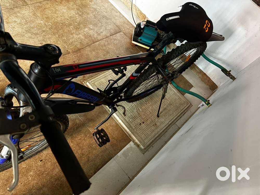 A mtb cycle with dual suspension