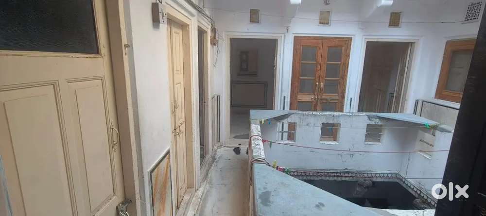 2BHK 3RD FLOOR GHEE WALON KA RASTA