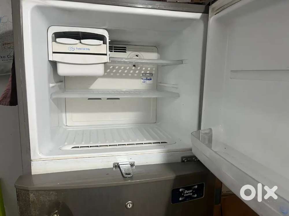 Lg double door refrigerator
