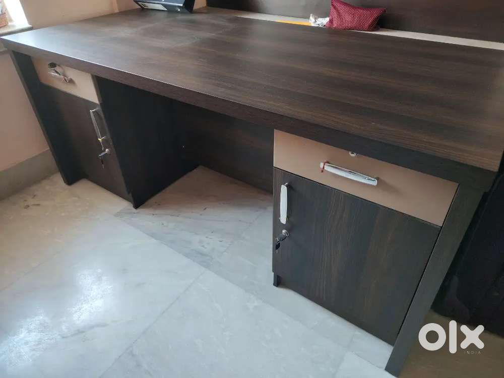 Office table king size