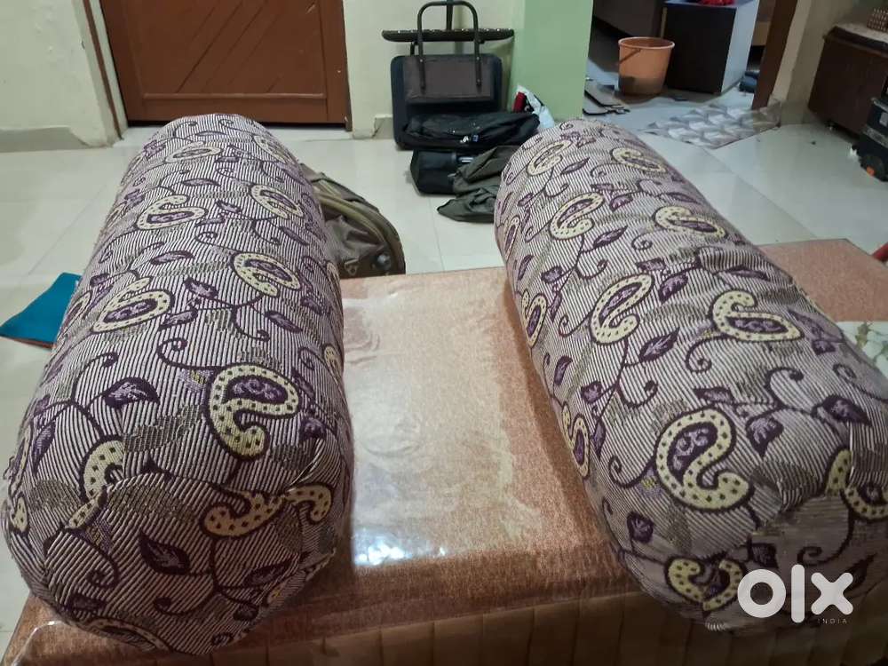 Bed sheets and pillow