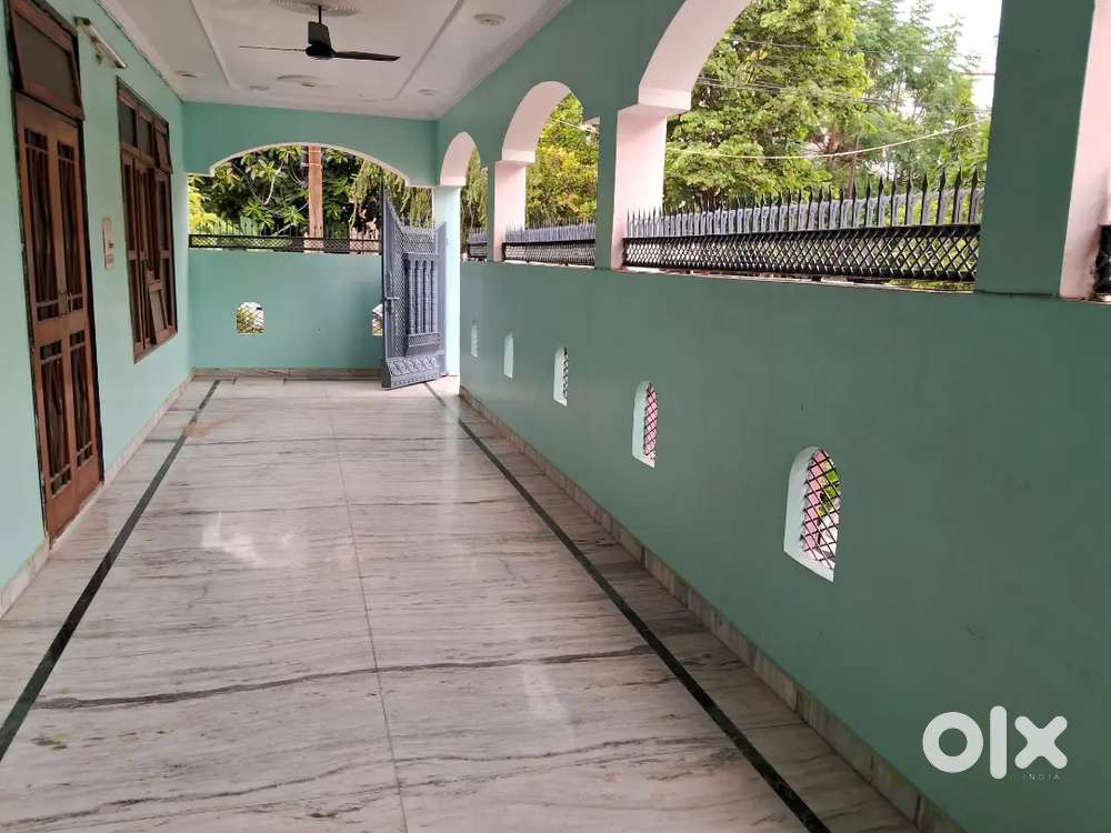 Corner House Park facing