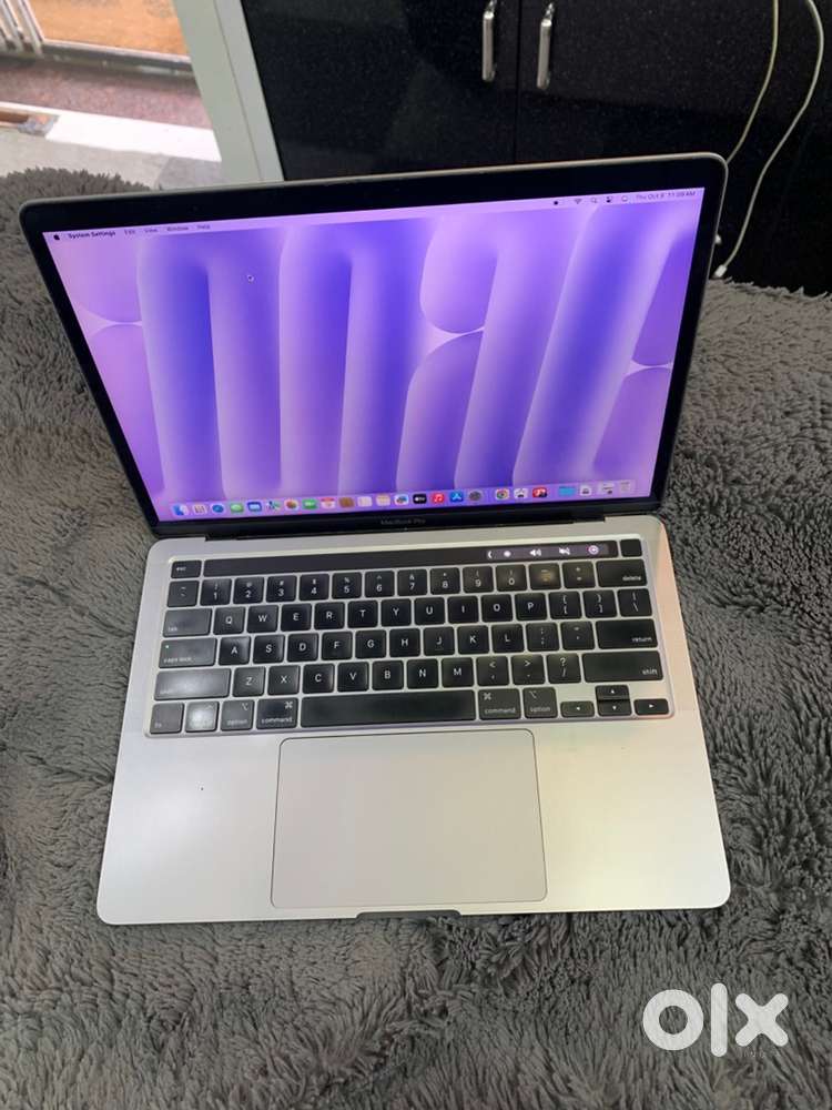 Apple MacBook Pro \ 13inch \ 2020 \ i7-32Gb-512GB \ 2.3Ghz \ Warranty