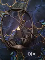 HP wired headphones