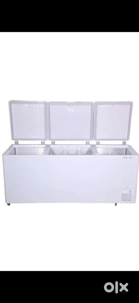 Voltas 600 litres top door deep freezer.