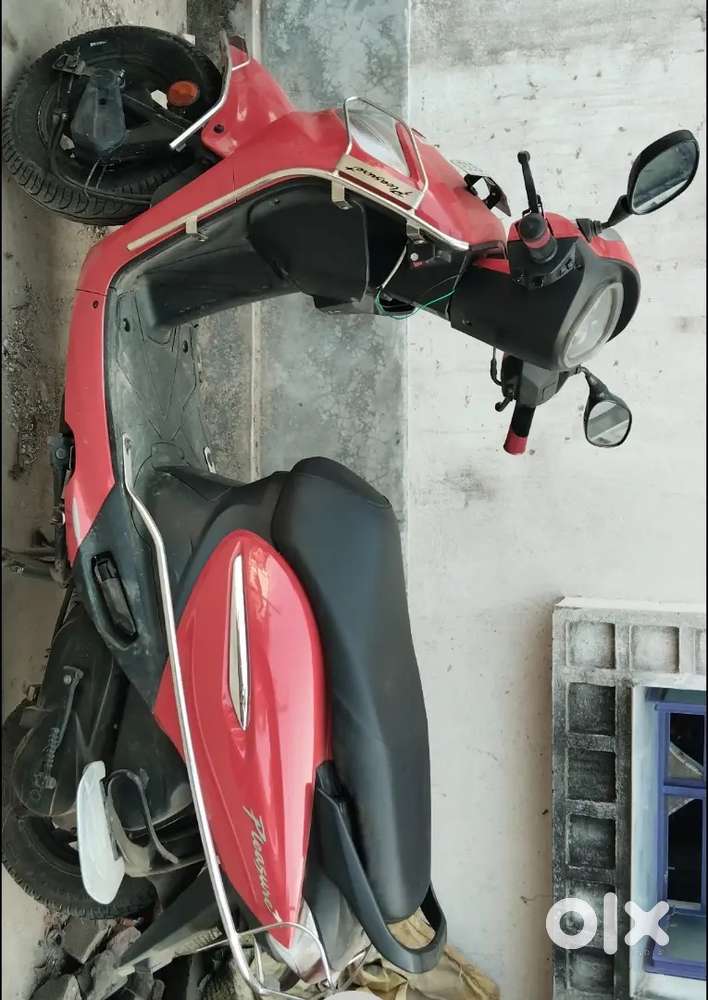Pleasure+ Hero Scooter