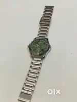 casual watch for man (Luxuxry finishing) Silver green