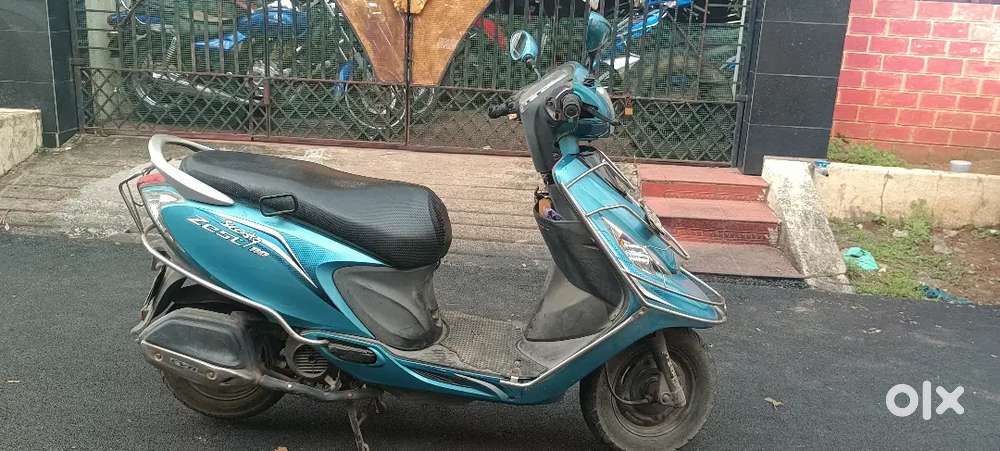 TVs  scooty zest  2015 model