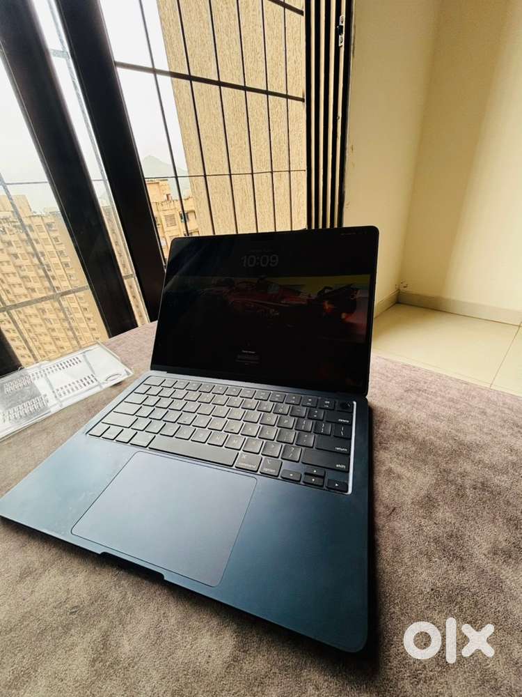 MacBook Air M2 - Excellent Condition