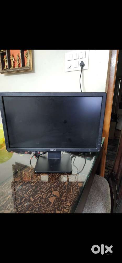 Dell 15.4 inch monitor for sale with cables