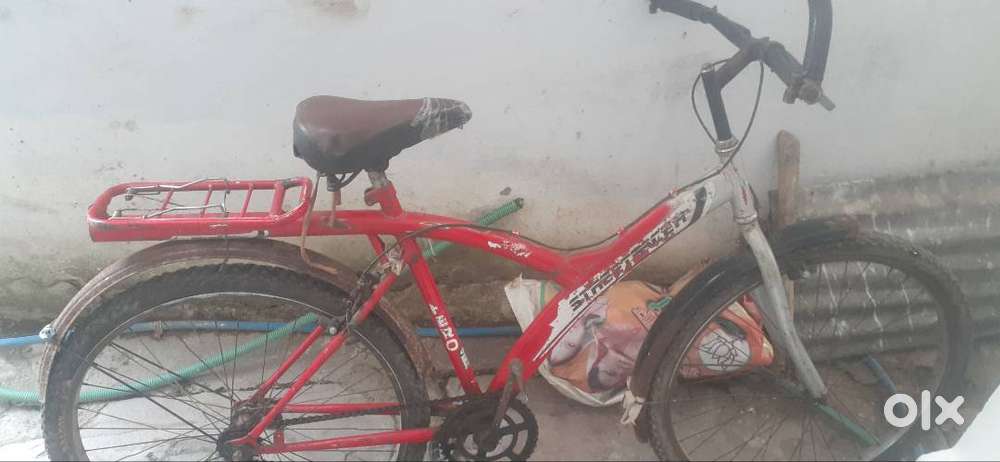 Hero cycle with new seat tyre and seat cover